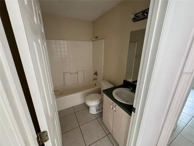 Photo - 821 Savona Pl