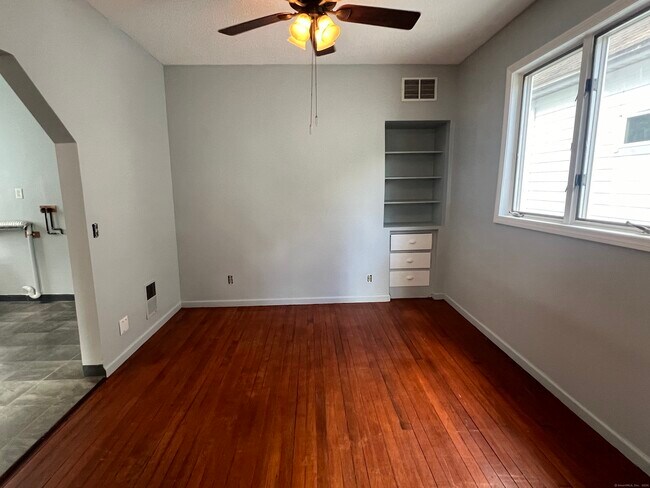 Photo - 123 2nd Ave Unit 2nd floor