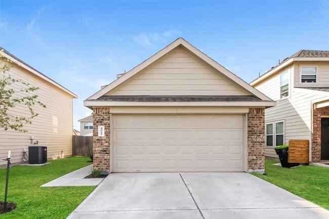 Building Photo - 4022 Silver Ranch Rd