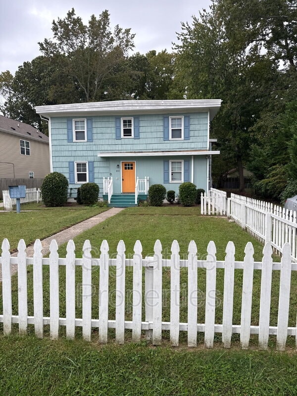 Building Photo - 631 Quincy St Unit Apt A