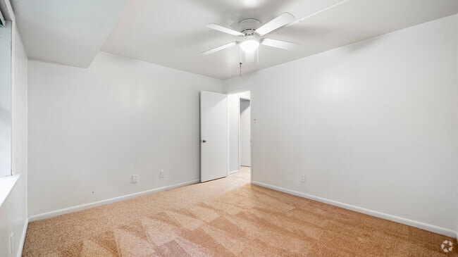 Building Photo - 2301 Olson St Unit 303-A Rental