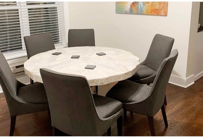 Photo - 728 W Roscoe St Unit 2E