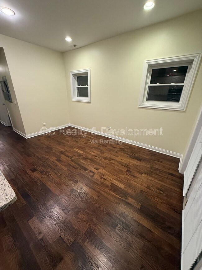 Photo - 1727 W Albion Ave Unit 2