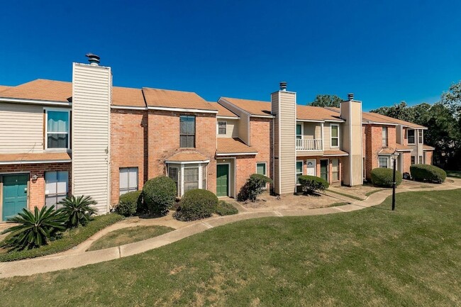 Photo - 9855 Siegen Ln Townhome