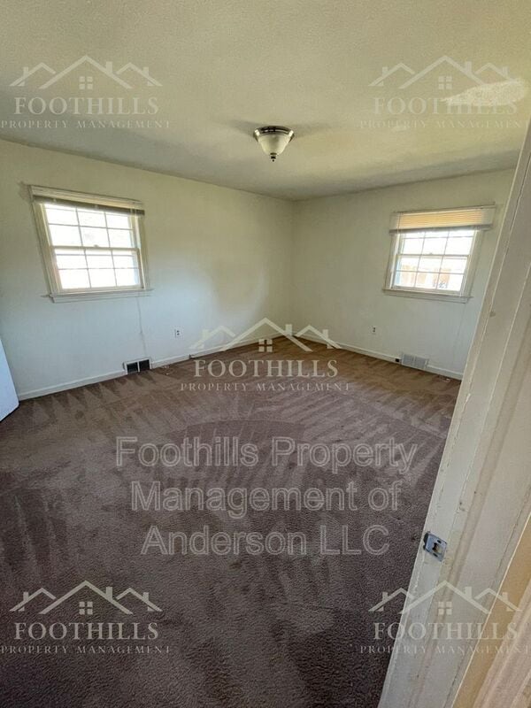 Photo - 104 Brewton Ct