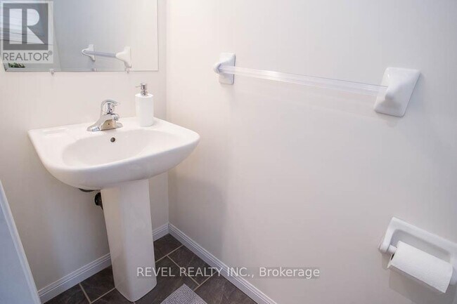 Photo - 21 Diana Ave