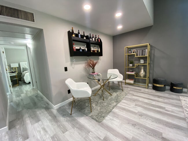 Photo - 18350 Hatteras St Unit 272