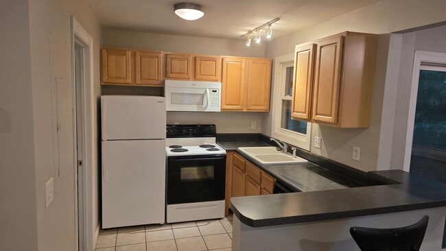 Photo - 1536 Inland Ave