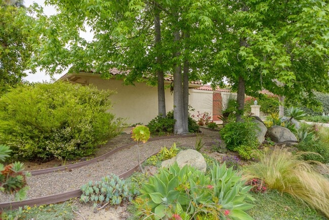 Photo - ***Available Now - Mid-term Lease ONLY *** Single Level 3 Bedroom, 2.5 Bath home in La Costa*****