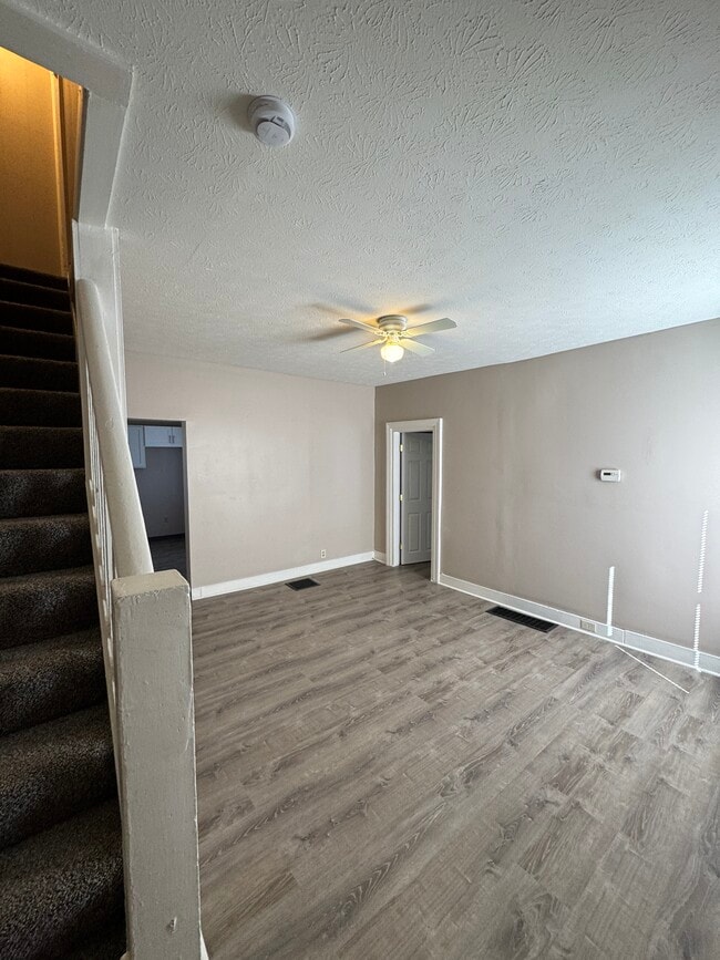 Photo - 404 N Chestnut Ave Unit 404 Chestnut