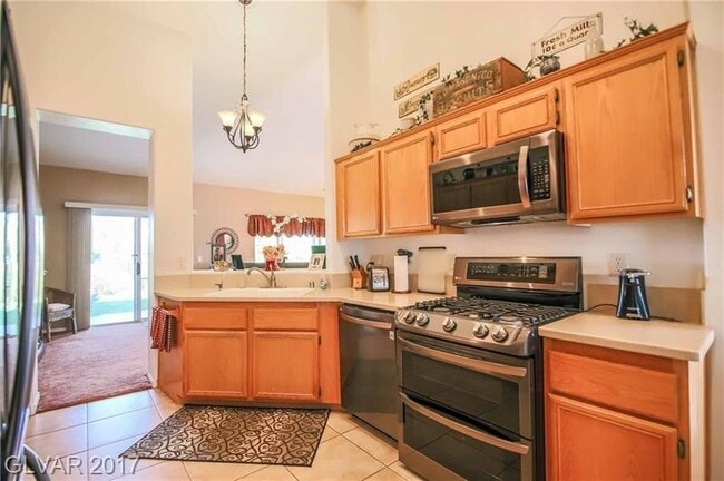 Photo - Charming Single-Story Home with Spa & Covered Patio Near Spencer & Wigwam in Las Vegas