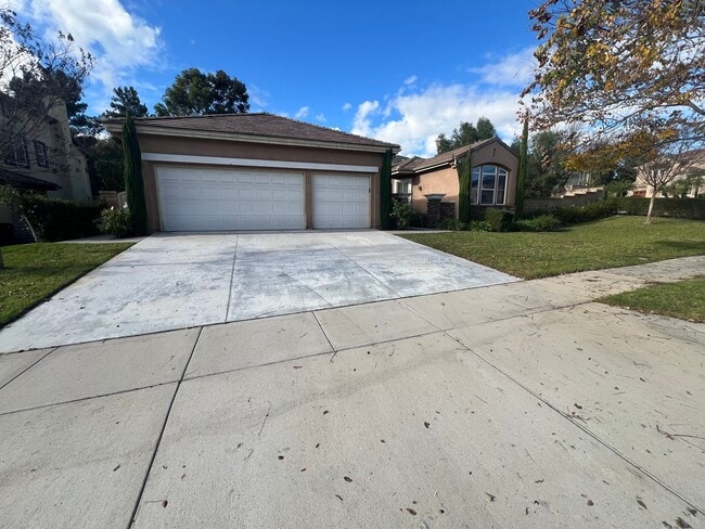 Building Photo - 4420 Putting Green Dr