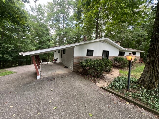 Building Photo - 5948 Edgewood Cir Rental