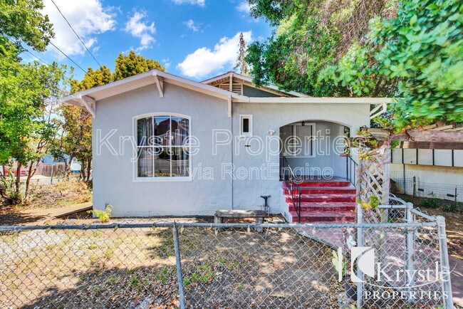 Building Photo - 1722 Sacramento St Rental