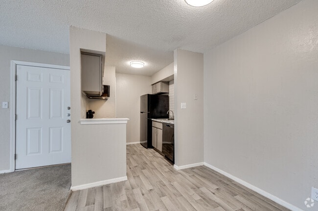 2BR, 1.5BA - 1000SF - Kitchen