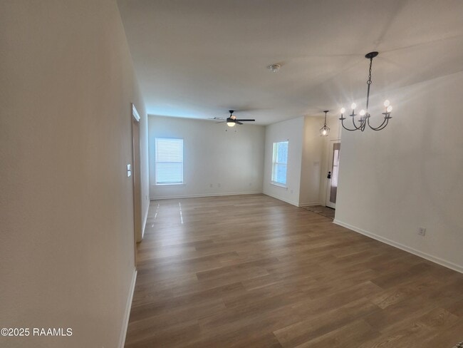 Photo - 208 Stockbridge Ln