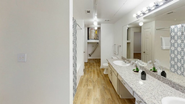 Photo - Franklin Apartments