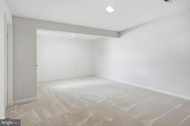 Building Photo - 43 Cecily Way