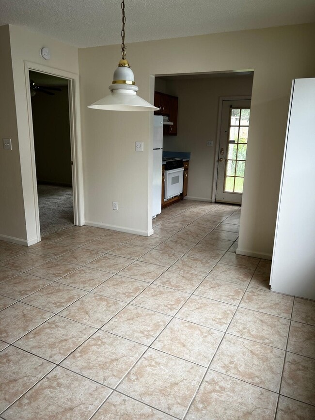 Photo - 1128 Sweetbriar Station