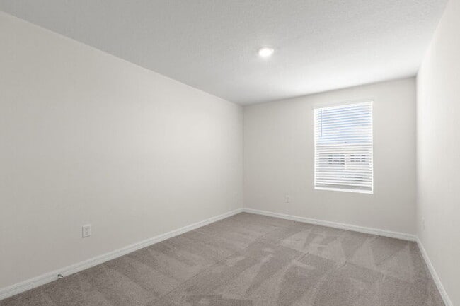 Photo - "Spacious 4-Bedroom Retreat with 3 Full Baths - 2260 Sq Ft of Comfort in Parrish, FL!"