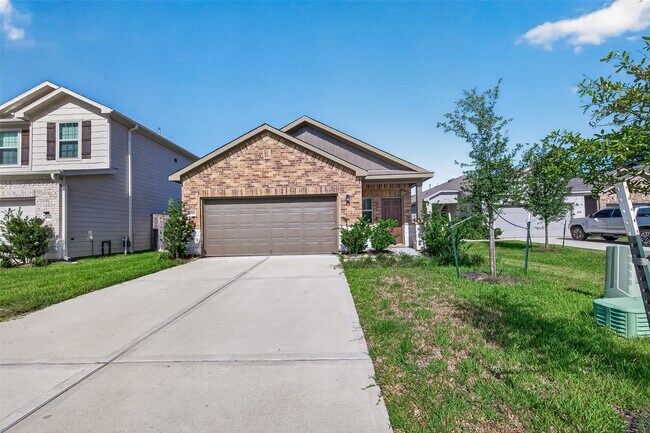 Building Photo - 16737 Oak Bough Dr