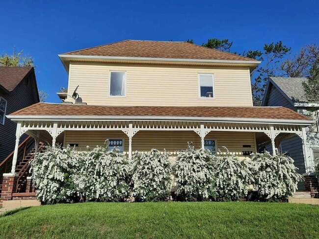 Building Photo - 1516 N 13th St Unit 1516 First Floor