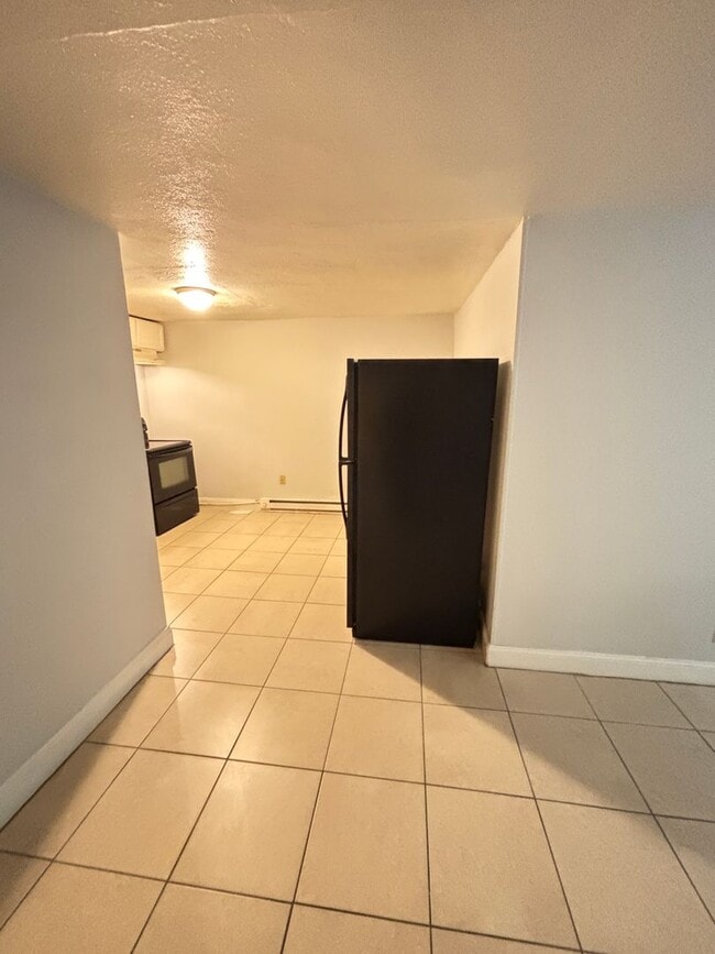 Photo - 384 Tilghman St Unidad 8