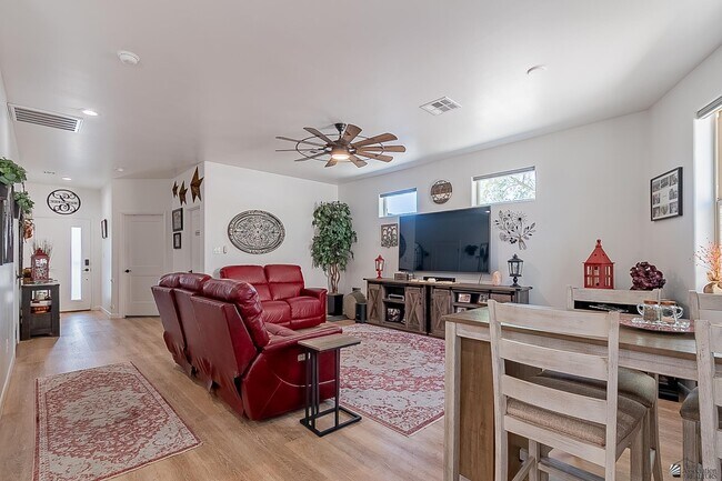 Photo - 3400 S Ave 7th E