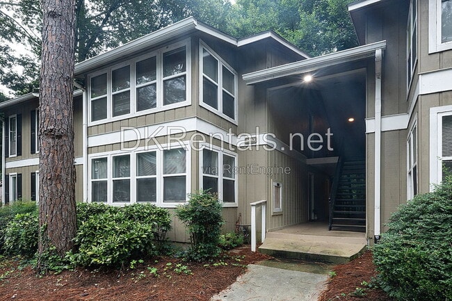 Building Photo - 5143 Roswell Rd NE Unit 9
