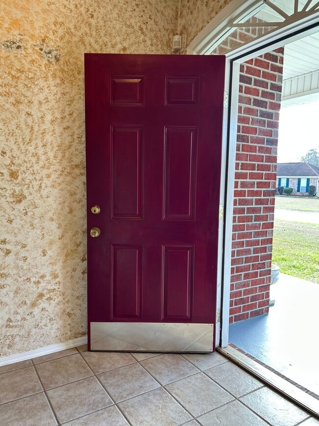 Photo - 3/2 Double Car Garage