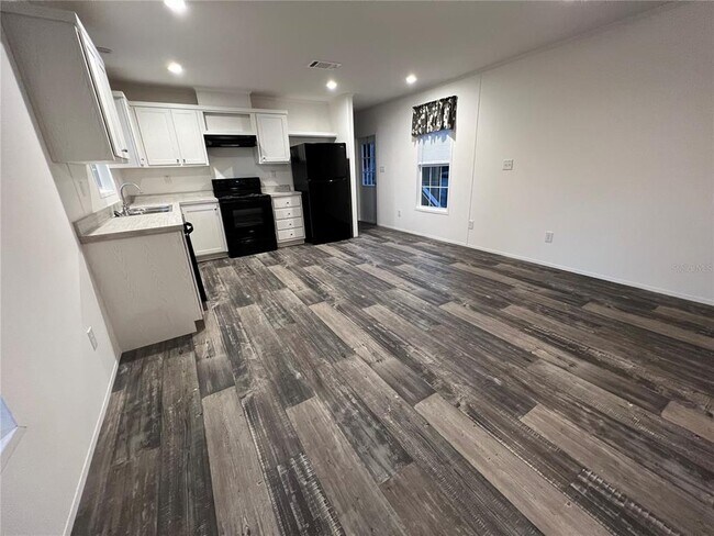 Photo - 39141 Bay Ave