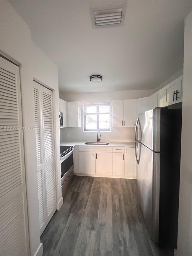 Building Photo - 3417 NW 22nd Ave Unit 11 Rental