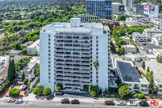 Building Photo - 999 N Doheny Dr Unit 312 Rental