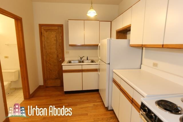 Photo - 633 W Barry Unit A07C