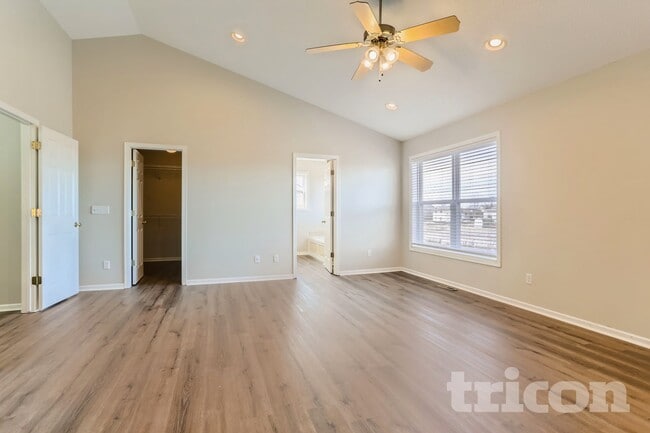 Photo - 10065 42nd St NE