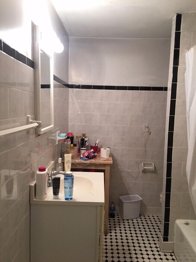 Photo - Spacious 4-Bed Condo in Brookline – Steps ...