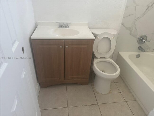 Photo - 612 NW 2nd Ave Unidad 2