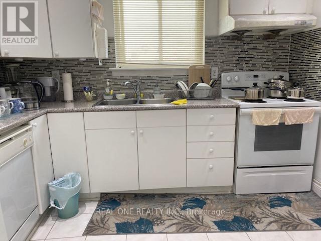 Photo - 334 Chester Le Blvd