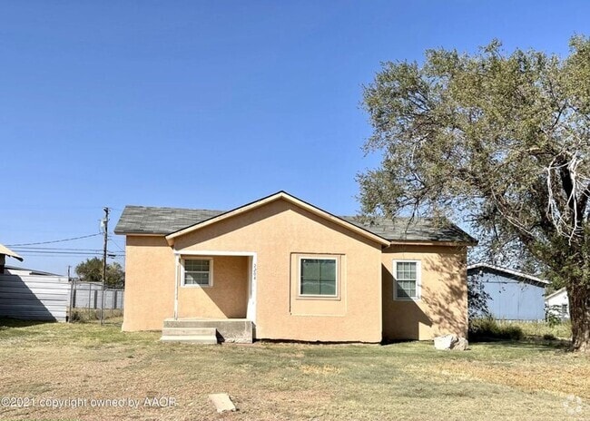 Building Photo - 2 bed/ 1 bath full stucco home with fenced...