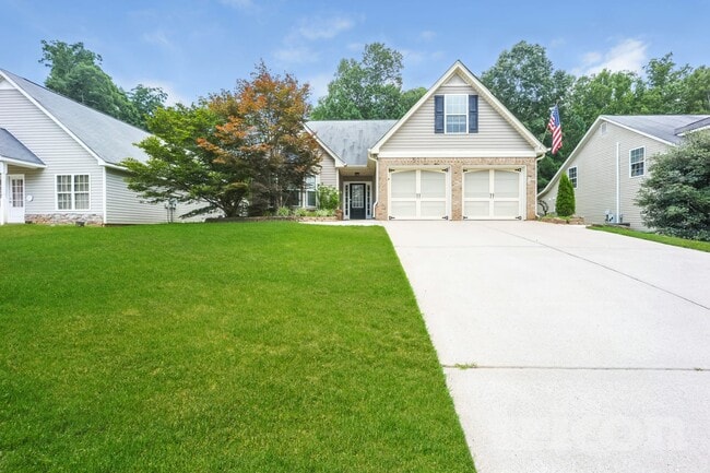 Building Photo - 214 Raleigh Way