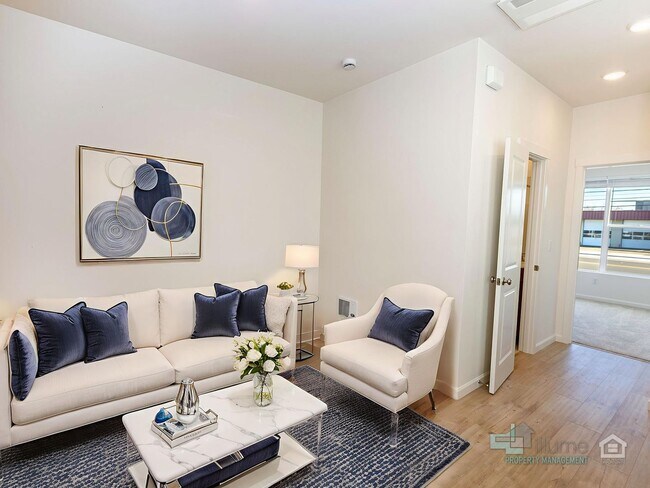 Photo - Charming 2-Bedroom, 3.5-Bathroom Home in Hillsboro