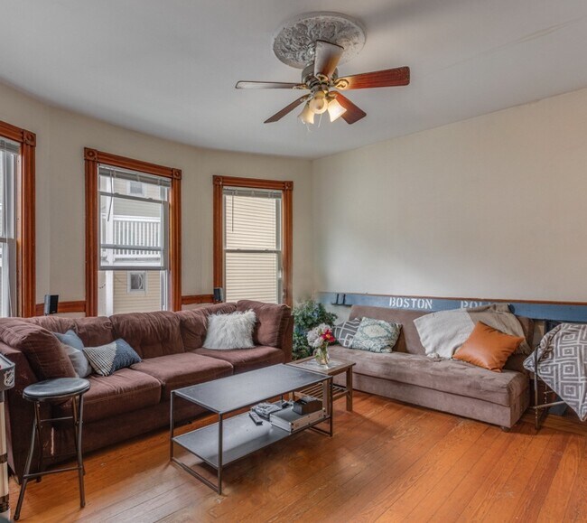 Photo - 121 Calumet St Unidad #3