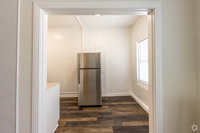 Studio - 450SF - Dining Room