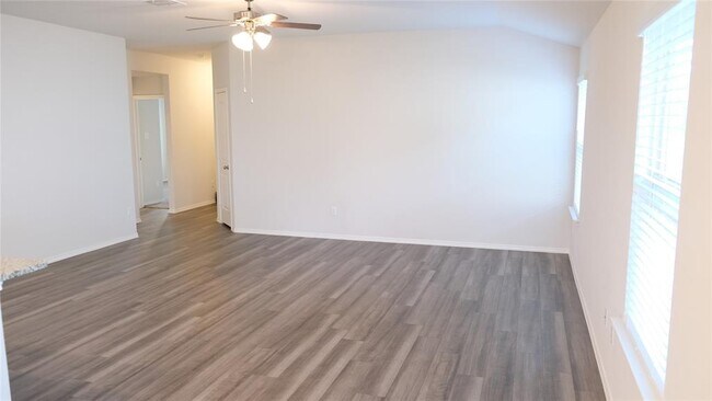 Photo - 109 Gunther Way