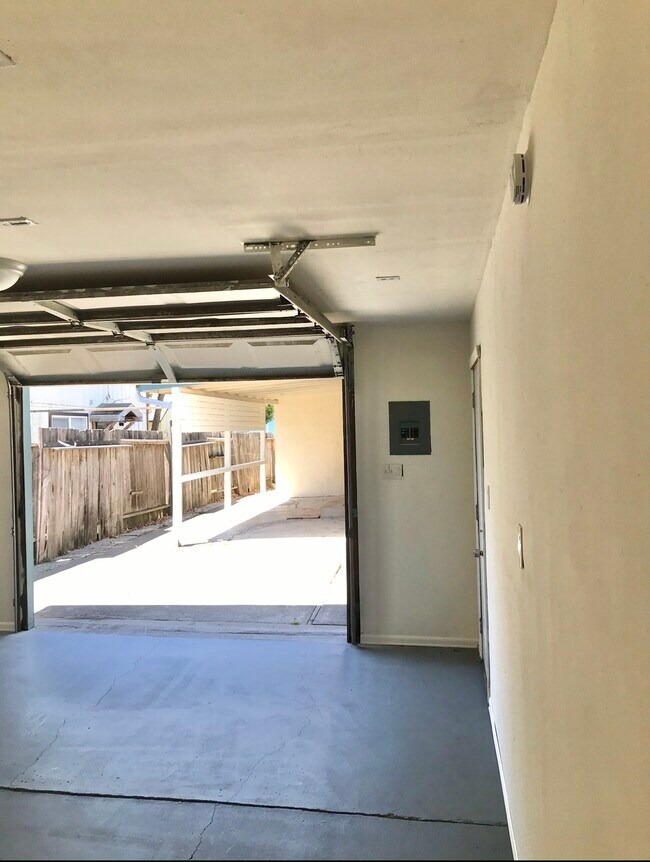 Photo - 7452 Bobbie way