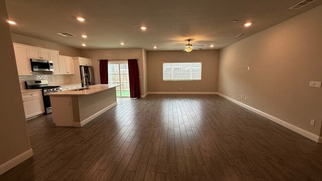 Photo - Just Reduced!! 3 Bedroom, 2 Bath located in of Fresno, CA