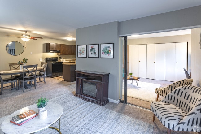 2 BR, 1 BA - Sequoia - 1000 SF