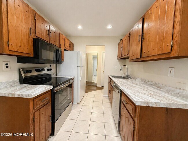 Photo - 174 Amberly Dr