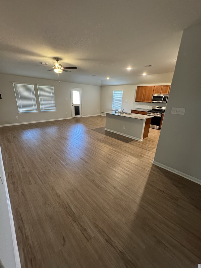 Photo - 820 Clear Vly Ln