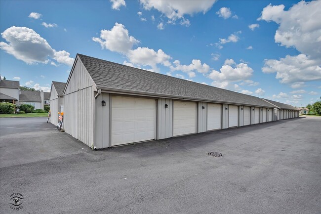 Photo - 608 Huntington Ct